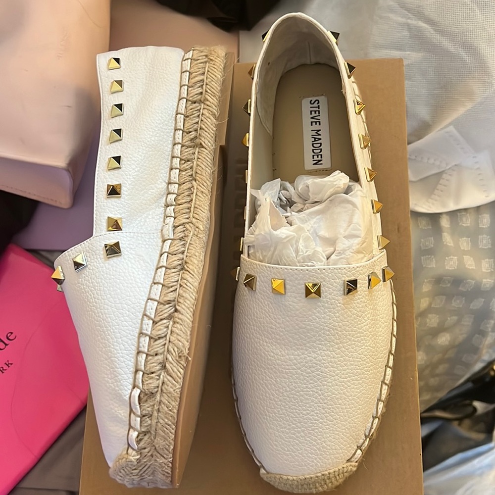 White and tan summer/spring shoe!